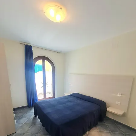 La Piazzetta B&B 누마나