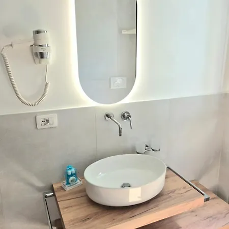 Bed and Breakfast La Piazzetta 4*