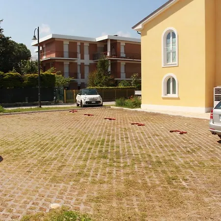 La Piazzetta نومانا